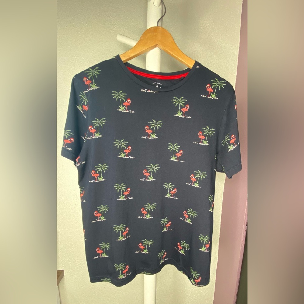 Holiday Flamingo and Palm Tree Print T-Shirt Men’s Med